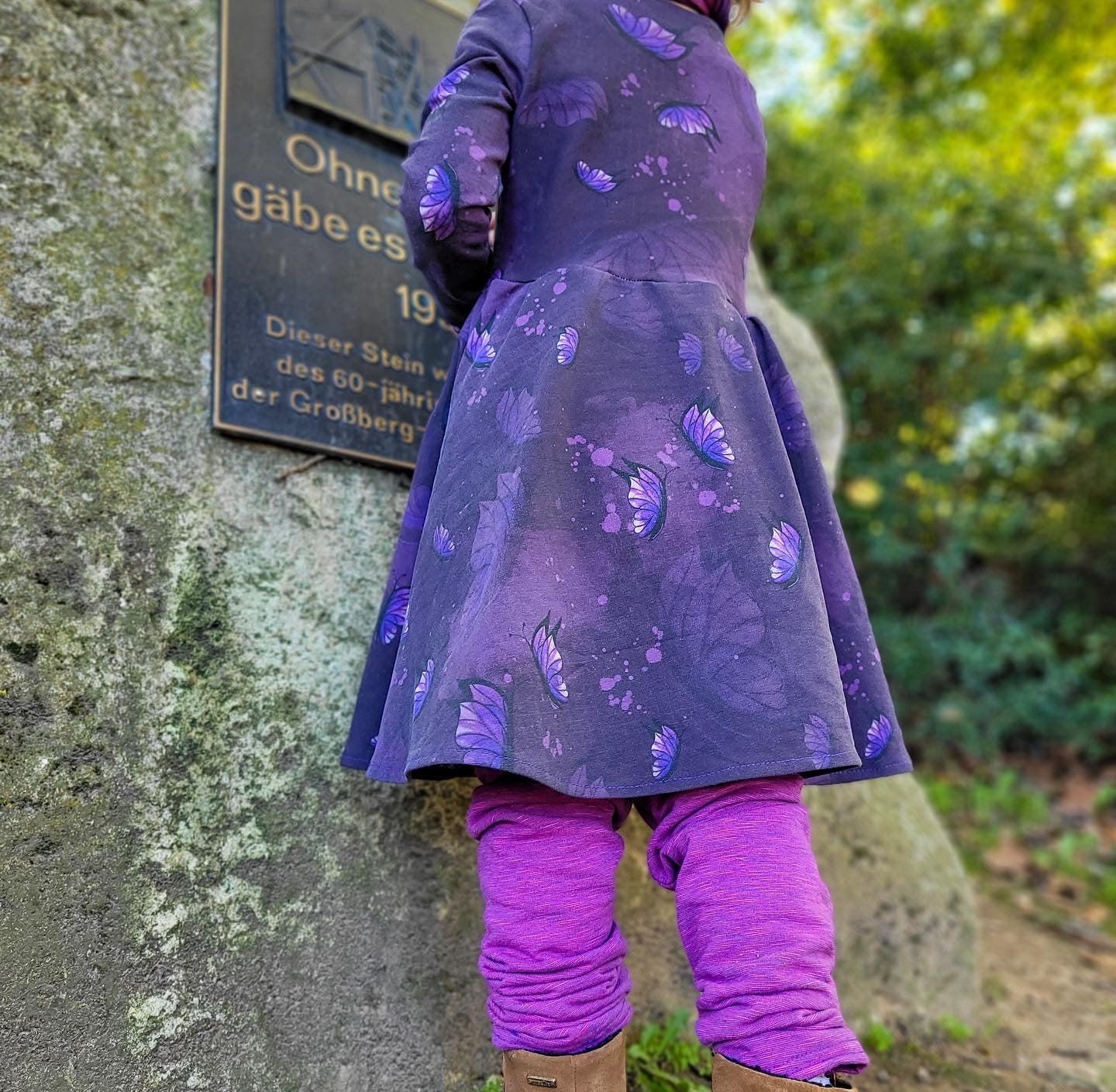 Lila Schmetterling Stoff Eigenproduktion
Dauervorbestellung